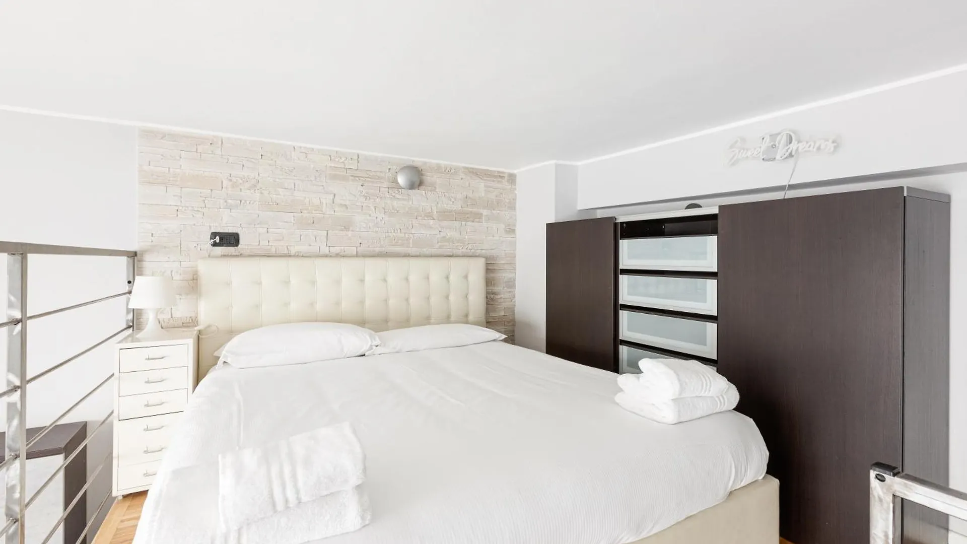 Apartment Milan - Gorla M1 Modern Studio!