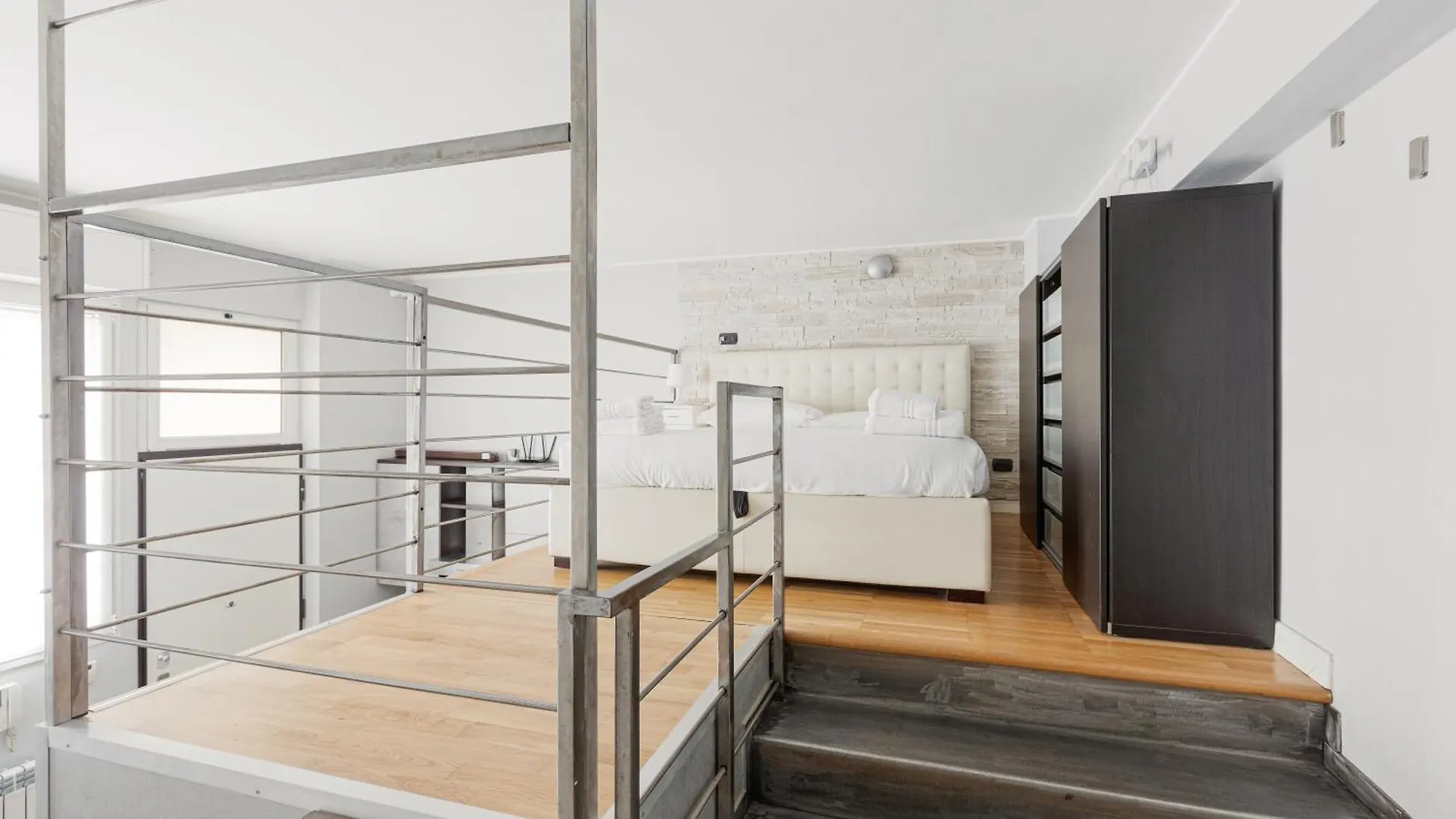 Milan - Gorla M1 Modern Studio! 0*,